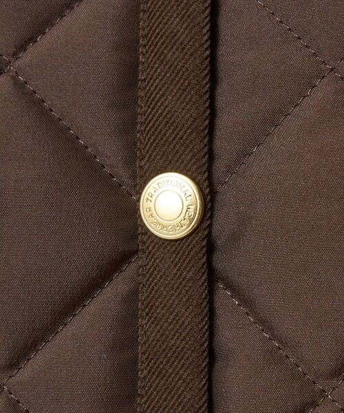 Traditional Weatherwear（トラディショナルウェザーウェア）の「【別注】＜Traditional Weatherwear＞ARKLEY Aライン キルティング ショート コート（ノーカラーコート・レディース・ブラック/ダークブラウン・32/34）」の21枚目の写真