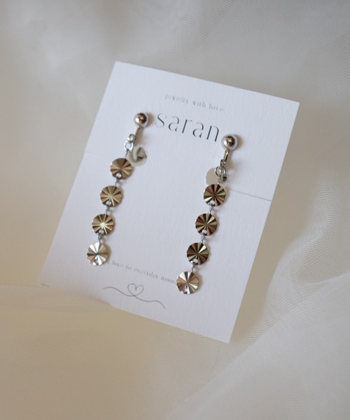 CERCA（チェルカ）の「saran jewelry/04 circle イヤリング（イヤリング・レディース・シルバー/ゴールド・FREE）」の4枚目の写真
