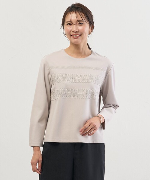 J.PRESS Ladies(J.プレス レディス)の「アモーレポンチ レース カットソー(Tシャツ/カットソー・レディース・ライトグリーン系/アイボリー系/ライトグレー系/グレー系・SMALL)」の2枚目の写真