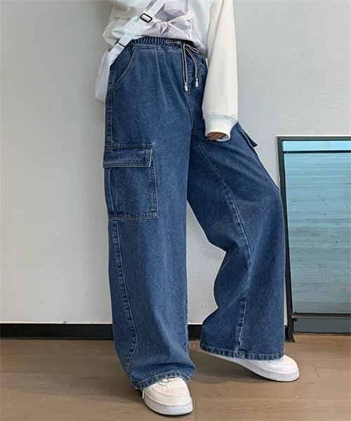 FREE STYLISTS(フリー スタイリスト)の「ゴムウエスト デニムワイド カーゴパンツ(デニムパンツ・レディース・ブルー/ブラック・M/L/XL/2XL/3XL/S)」の15枚目の写真