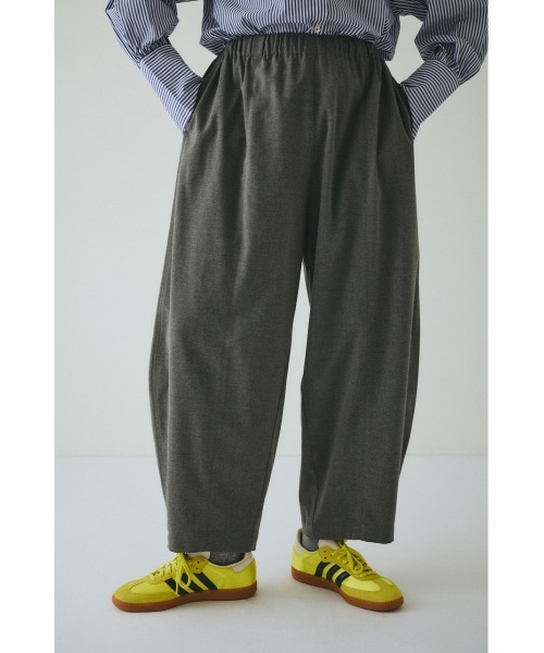 HeRIN.CYE(ヘリンドットサイ)の「Cocoon easy pants コクーンイージーパンツ(その他パンツ・レディース・ブラウン系その他/グレー/ブラック・36/38)」の3枚目の写真