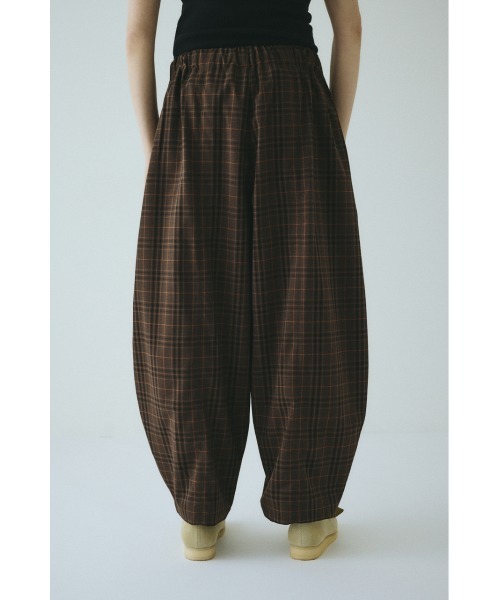 HeRIN.CYE(ヘリンドットサイ)の「Cocoon easy pants コクーンイージーパンツ(その他パンツ・レディース・ブラウン系その他/グレー/ブラック・36/38)」の7枚目の写真