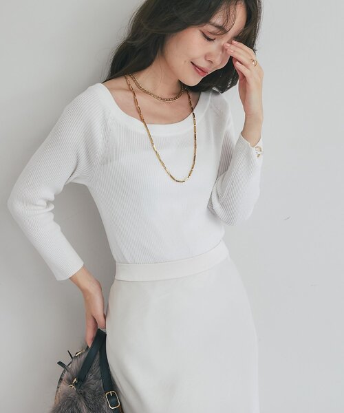 La boutique BonBon（ラブティックボンボン）の「【着回し抜群・美人見え】スパンコールリブオフショル8分袖ニット（ニット/セーター・レディース・ネイビー/オフホワイト/ピンク・FREE）」の5枚目の写真