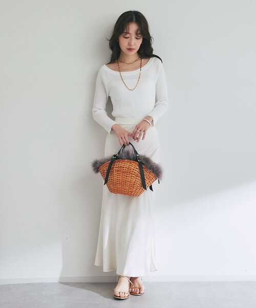 La boutique BonBon（ラブティックボンボン）の「【着回し抜群・美人見え】スパンコールリブオフショル8分袖ニット（ニット/セーター・レディース・ネイビー/オフホワイト/ピンク・FREE）」の7枚目の写真