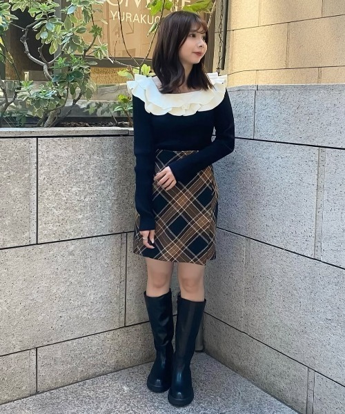 31 Sons de mode（トランテアン　ソン　ドゥ　モード）の「2025秋冬新作 フリルカラーニット（ニット/セーター・レディース・ピンク/ブラック/オフホワイト・ﾌﾘ-）」の15枚目の写真