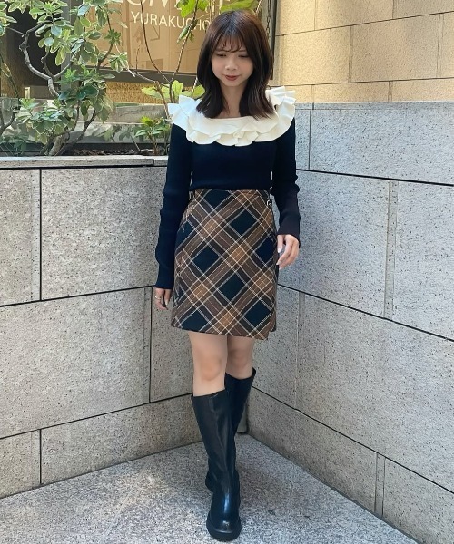 31 Sons de mode（トランテアン　ソン　ドゥ　モード）の「2025秋冬新作 フリルカラーニット（ニット/セーター・レディース・ピンク/ブラック/オフホワイト・ﾌﾘ-）」の14枚目の写真