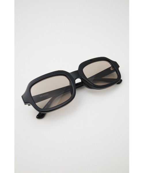 MOUSSY(マウジー)の「VINTAGE LIKE SQUARE アイウェア(サングラス・レディース・ブラック/ブラウン・FREE)」の3枚目の写真