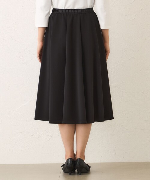 TO BE CHIC(トゥー ビー シック)の「マットストレッチダンボール スカート(スカート・レディース・ブラック/ピンク系その他2・40/42)」の5枚目の写真