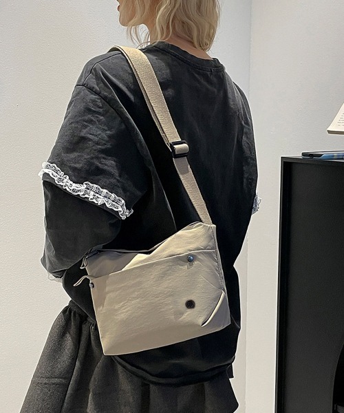 Miniministore(ミニミニストア)の「ミニショルダーバッグ 軽量斜めがけバッグ(ショルダーバッグ・レディース・アイボリー/ブラック/カーキ/キャメル/ラベンダー/ベージュ・FREE)」の15枚目の写真