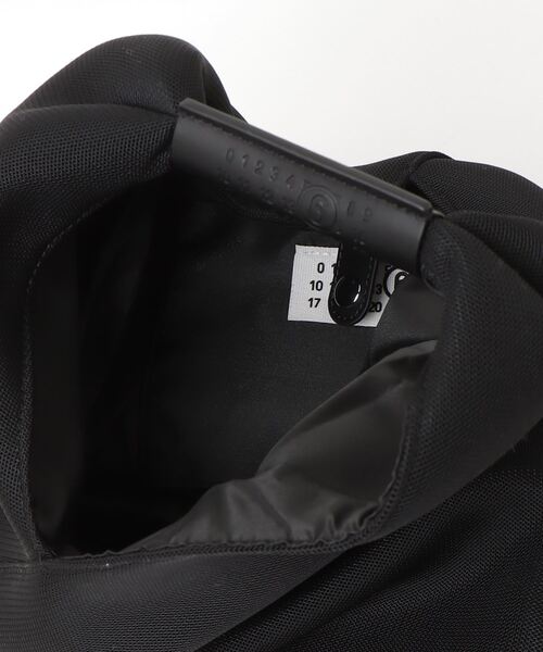MM6 Maison Margiela(エムエムシックス メゾン マルジェラ)の「MM6 Maison Margiela SMALL JAPANESE HANDBAG S54WD0043_2(ショルダーバッグ・レディース・ブラック/ブラウン・ONE SIZE)」の3枚目の写真