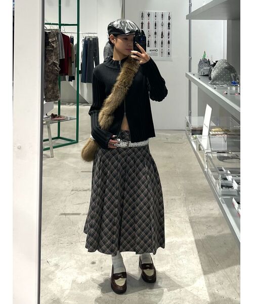 Oriens JOURNAL STANDARD（オリエンス ジャーナルスタンダード）の「フロントジップリブニット（ニット/セーター・レディース・ブラック/パープル/イエロー・FREE）」の14枚目の写真