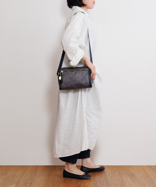 ace.（エース）の「【HAyUコラボ】 ショルダーバッグ ユッカ 17832（ショルダーバッグ・レディース・ブラック/グレイッシュベージュ/チャコール・FREE）」の8枚目の写真