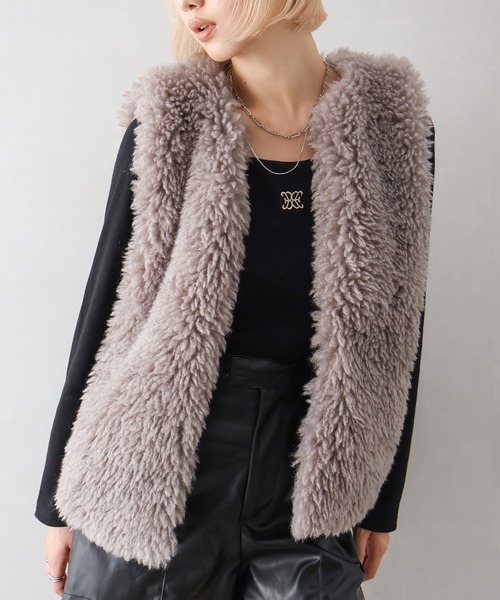 SpRay（スプレイ）の「くるくるファーベスト（ベスト・レディース・アイボリー/チャコールグレー/ベージュ/モカ/ブルー系その他・FREE）」の4枚目の写真