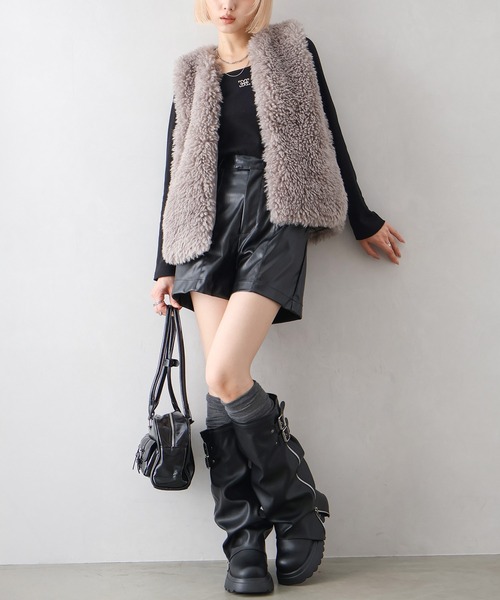 SpRay（スプレイ）の「くるくるファーベスト（ベスト・レディース・アイボリー/チャコールグレー/ベージュ/モカ/ブルー系その他・FREE）」の10枚目の写真