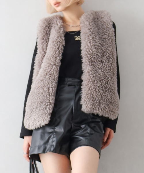 SpRay（スプレイ）の「くるくるファーベスト（ベスト・レディース・アイボリー/チャコールグレー/ベージュ/モカ/ブルー系その他・FREE）」の11枚目の写真