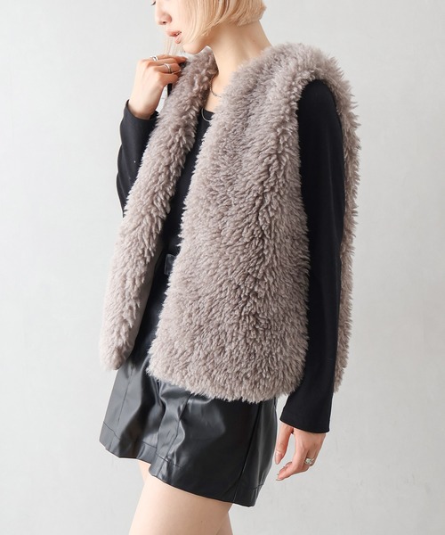 SpRay（スプレイ）の「くるくるファーベスト（ベスト・レディース・アイボリー/チャコールグレー/ベージュ/モカ/ブルー系その他・FREE）」の12枚目の写真