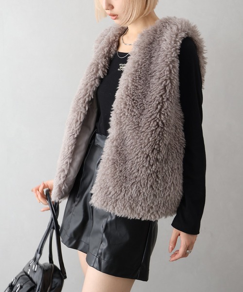 SpRay（スプレイ）の「くるくるファーベスト（ベスト・レディース・アイボリー/チャコールグレー/ベージュ/モカ/ブルー系その他・FREE）」の13枚目の写真