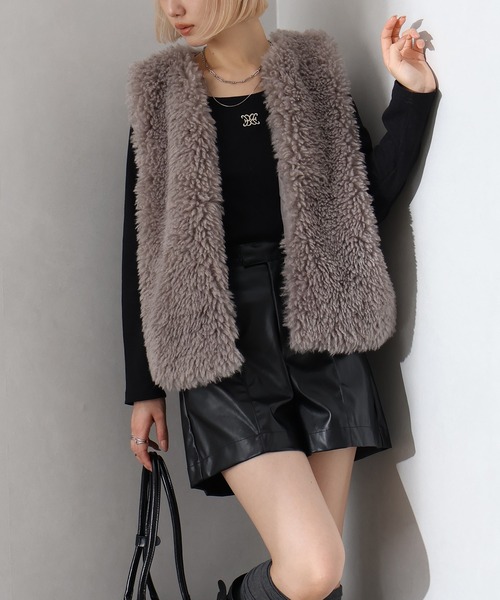 SpRay（スプレイ）の「くるくるファーベスト（ベスト・レディース・アイボリー/チャコールグレー/ベージュ/モカ/ブルー系その他・FREE）」の17枚目の写真