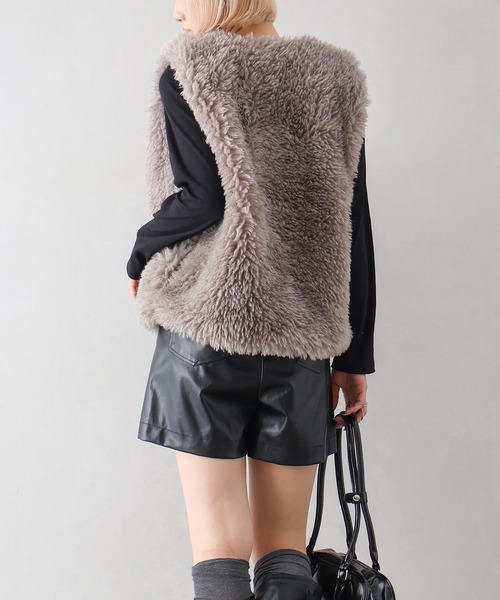 SpRay（スプレイ）の「くるくるファーベスト（ベスト・レディース・アイボリー/チャコールグレー/ベージュ/モカ/ブルー系その他・FREE）」の18枚目の写真