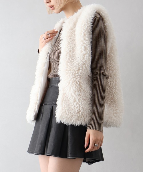 SpRay（スプレイ）の「くるくるファーベスト（ベスト・レディース・アイボリー/チャコールグレー/ベージュ/モカ/ブルー系その他・FREE）」の22枚目の写真