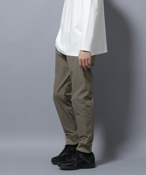 NANO universe(ナノユニバース)の「「N TROUSERS BASIC」TEXBRID(R) ジョガーパンツ/ストレッチ・撥水(セットアップ可)(スラックス・メンズ・ダークネイビー/グリーン系その他4・S/M/L)」の3枚目の写真