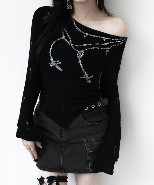VEILA(ヴェイラ)の「クロスチェーンプリント ダメージカットアウトトップス(Tシャツ/カットソー・レディース・ブラック・フリー)」の6枚目の写真
