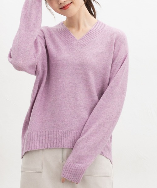 Honeys（ハニーズ）の「【軽ふわっニット】Ｖネックニット（ニット/セーター・レディース・レッド系/ブラック/パープル系/ヘザーチャコール/ブラウン系/サックスブルー系/オートミール・S/M/LL/L）」の6枚目の写真