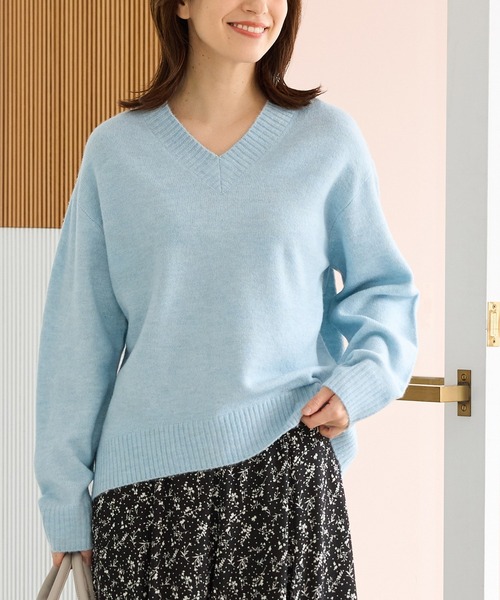 Honeys（ハニーズ）の「【軽ふわっニット】Ｖネックニット（ニット/セーター・レディース・レッド系/ブラック/パープル系/ヘザーチャコール/ブラウン系/サックスブルー系/オートミール・S/M/LL/L）」の21枚目の写真