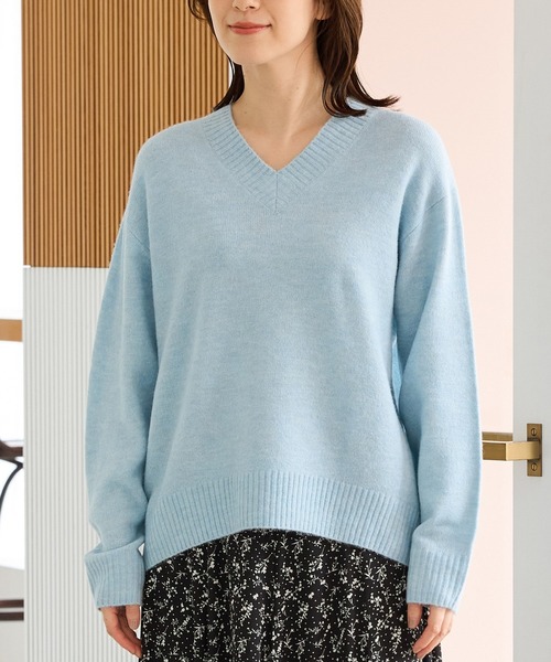 Honeys（ハニーズ）の「【軽ふわっニット】Ｖネックニット（ニット/セーター・レディース・レッド系/ブラック/パープル系/ヘザーチャコール/ブラウン系/サックスブルー系/オートミール・S/M/LL/L）」の10枚目の写真