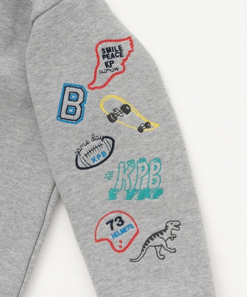 KP BOY（ケーピーボーイ）の「グラフィティ刺シュウ トレーナー（スウェット・キッズ・グレー系その他/ブルー・110cm/120cm/130cm/140cm/150cm/160cm）」の6枚目の写真