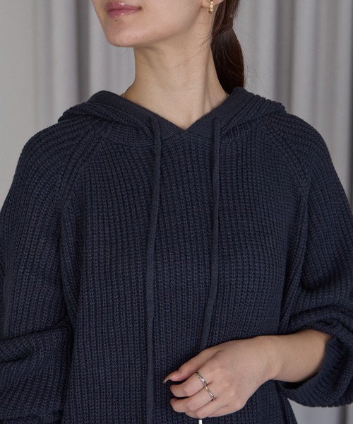 PREFERIR（プレフェリール）の「フーディー長袖 ロングニット（ニット/セーター・レディース・モカ/ネイビー/カーキ・LARGE/MEDIUM）」の11枚目の写真