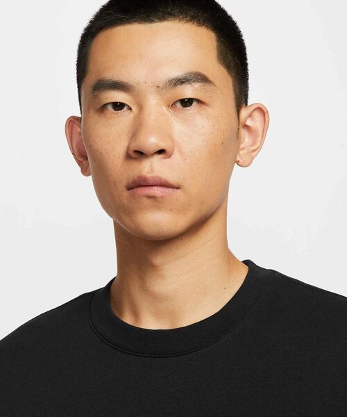 NIKE(ナイキ)の「ナイキ クラブ メンズ フリース クルー / Nike Club Men's Fleece Crew FN3887-010 Black(スウェット・メンズ・ブラック・2XL/XL/S/L/M)」の8枚目の写真