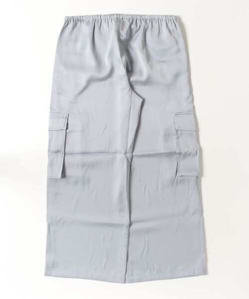 BANANA REPUBLIC FACTORY STORE(バナナリパブリック ファクトリーストア)の「BANANA REPUBLIC FACTORY STORE ワイドレッグ ミッドライズ サテン プルオンカーゴパンツ(カーゴパンツ・レディース・ネイビー/ベージュ/グレー・L/M/S/XS)」の4枚目の写真