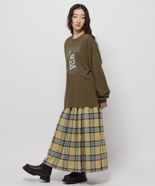 niko and...(ニコアンド)の「アソートグラフィックロングTシャツ(Tシャツ/カットソー・レディース・オフホワイト/ブラウン/ピンク/チャコール・MEDIUM/LARGE)」の22枚目の写真