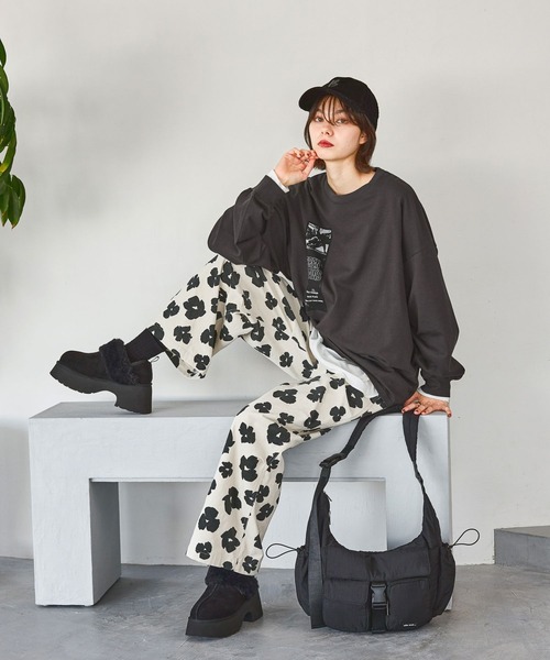 niko and...(ニコアンド)の「アソートグラフィックロングTシャツ(Tシャツ/カットソー・レディース・オフホワイト/ブラウン/ピンク/チャコール・MEDIUM/LARGE)」の12枚目の写真