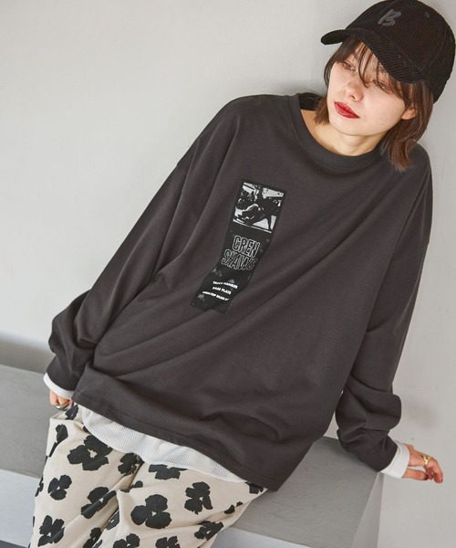 niko and...(ニコアンド)の「アソートグラフィックロングTシャツ(Tシャツ/カットソー・レディース・オフホワイト/ブラウン/ピンク/チャコール・MEDIUM/LARGE)」の13枚目の写真