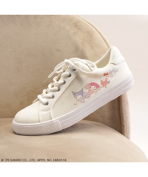 sanrio(サンリオ)の「sanrio/サンリオ リボンデザイン スニーカー 「ハローキティ、マイメロディ、シナモロール、クロミ」(スニーカー・レディース・ブラック/ホワイト系その他/ホワイト・S/M/L/LL)」の2枚目の写真
