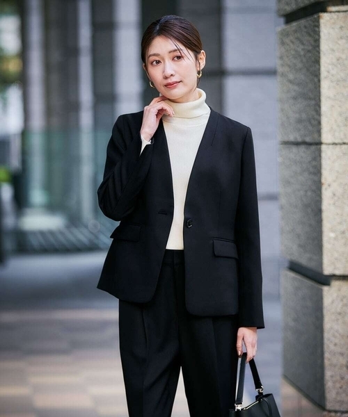 a.v.v（アーヴェヴェ）の「【洗える/イージーケア/ストレッチ】パウダーツイルVネックジャケット（ノーカラージャケット・レディース・ブラック/ブラウン/ネイビー・40/38/36/42/34）」の2枚目の写真