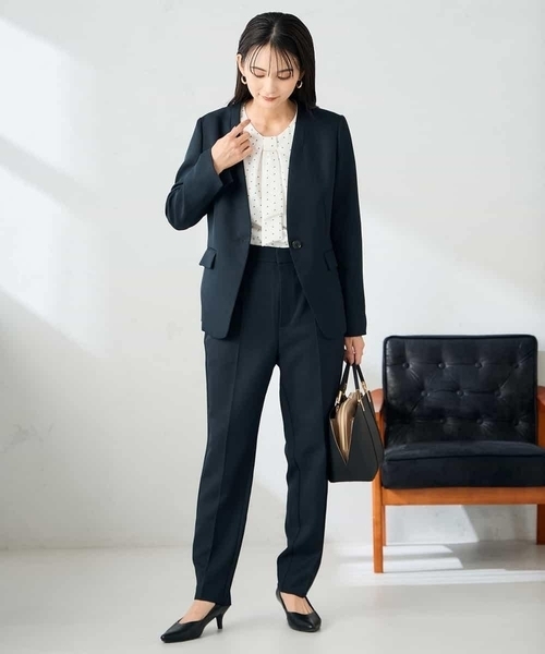 a.v.v（アーヴェヴェ）の「【洗える/イージーケア/ストレッチ】パウダーツイルVネックジャケット（ノーカラージャケット・レディース・ブラック/ブラウン/ネイビー・40/38/36/42/34）」の17枚目の写真