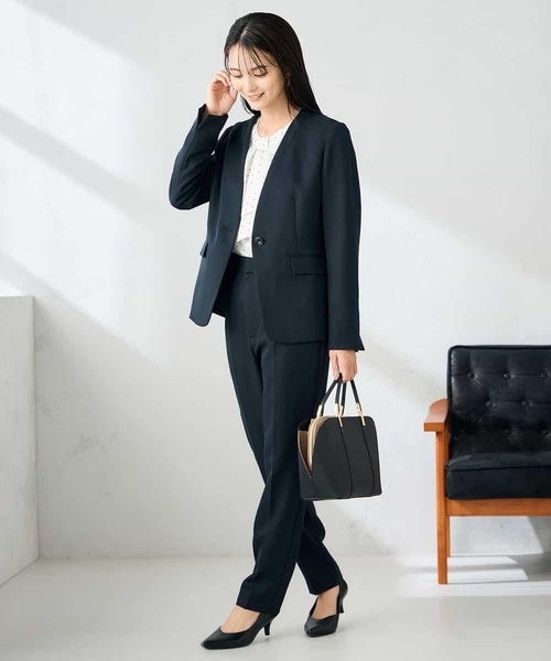 a.v.v（アーヴェヴェ）の「【洗える/イージーケア/ストレッチ】パウダーツイルVネックジャケット（ノーカラージャケット・レディース・ブラック/ブラウン/ネイビー・40/38/36/42/34）」の19枚目の写真