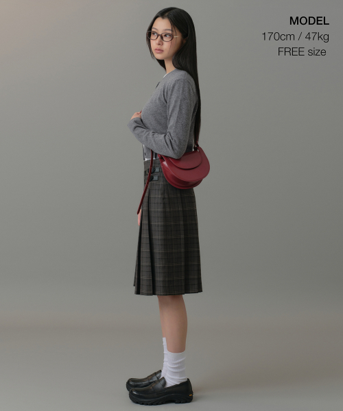 MUSINSA STANDARD WOMAN（ムシンサスタンダードウーマン）の「ウィメンズハーフムーンクロスバッグ[レッド]（メッセンジャーバッグ・レディース・その他・FREE）」の11枚目の写真