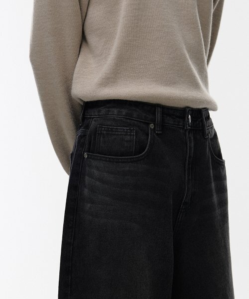 MUSINSA STANDARD（ムシンサスタンダード）の「エクストラワイドデニムパンツ [ウォッシュドブラック]（デニムパンツ・メンズ・その他・29/30/31/33/26/27/28/40/38/42/36/34/32）」の5枚目の写真