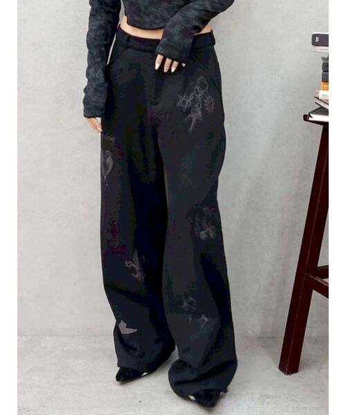 EVRIS（エヴリス）の「グラフィックプリントスウェットパンツ（スウェットパンツ・レディース・グレー/ブラック・MEDIUM/SMALL）」の2枚目の写真