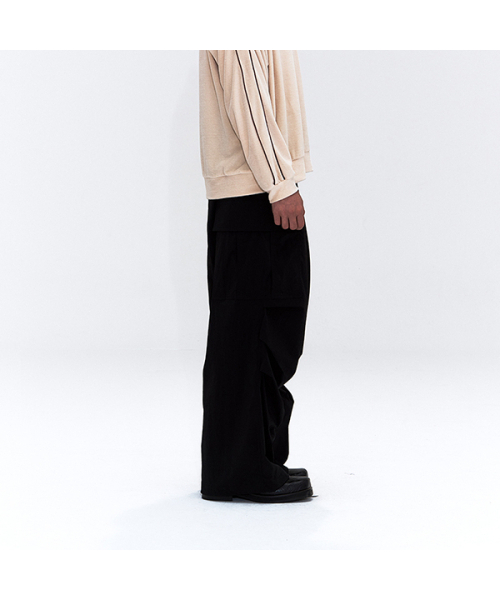 ERER（エルエル）の「[UN] 軽量ナイロンカーペンターパンツ ブラック（その他パンツ・レディース・ブラック・1/3/5）」の3枚目の写真