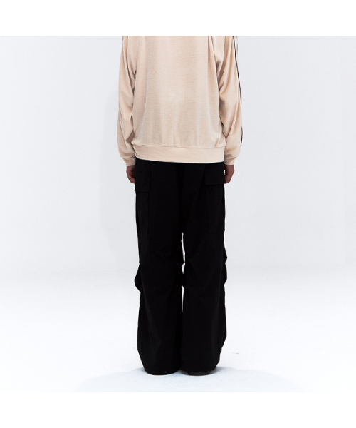 ERER（エルエル）の「[UN] 軽量ナイロンカーペンターパンツ ブラック（その他パンツ・レディース・ブラック・1/3/5）」の4枚目の写真