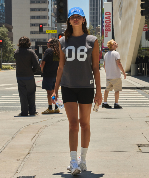 ERER(エルエル)の「Vintage 06 Artwork Sleeveless Charcoal(Tシャツ/カットソー・レディース・チャコール・1/2)」の4枚目の写真