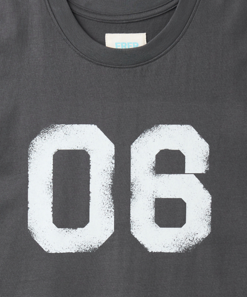 ERER(エルエル)の「Vintage 06 Artwork Sleeveless Charcoal(Tシャツ/カットソー・レディース・チャコール・1/2)」の9枚目の写真