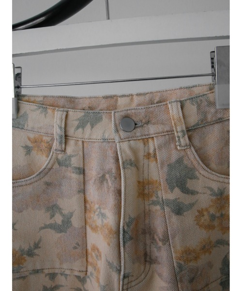 Katrin TOKYO(カトリーントーキョー)の「slit curve denim(デニムパンツ・レディース・ブラック/ピンク系その他・XS/S/M/S-Short)」の4枚目の写真