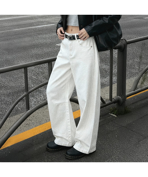 ANOLORCODE WOMAN(アナルロコード ウーマン)の「ロー カーブド ワイドパンツ (3カラー)(その他パンツ・レディース・アイボリー/ベージュ/ブラック・LARGE/SMALL/MEDIUM)」の2枚目の写真