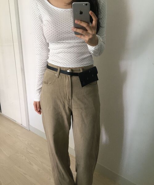 ANOLORCODE WOMAN(アナルロコード ウーマン)の「ロー カーブド ワイドパンツ (3カラー)(その他パンツ・レディース・アイボリー/ベージュ/ブラック・LARGE/SMALL/MEDIUM)」の6枚目の写真